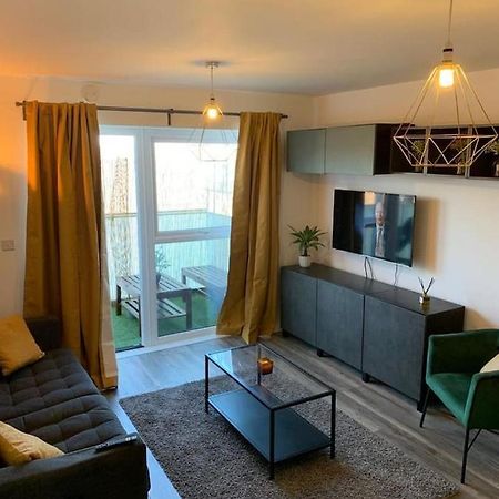 Lovely 1-Bed Serviced Apartment With Free Parking West Thurrock Εξωτερικό φωτογραφία